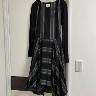Vivienne Westwood(ストライプ ・ ひざ丈ワンピース)のフリマ Vivienne Westwood(ストライプ ・ ひざ丈ワンピース)のフリマ
