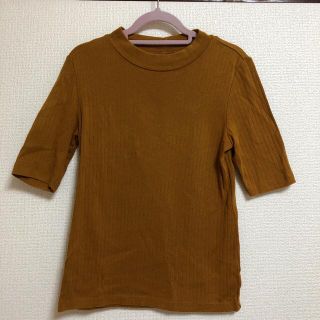 ユニクロ(UNIQLO)のユニクロ　レディース　トップス　Mサイズ　茶色　キャメル色(Tシャツ(半袖/袖なし))