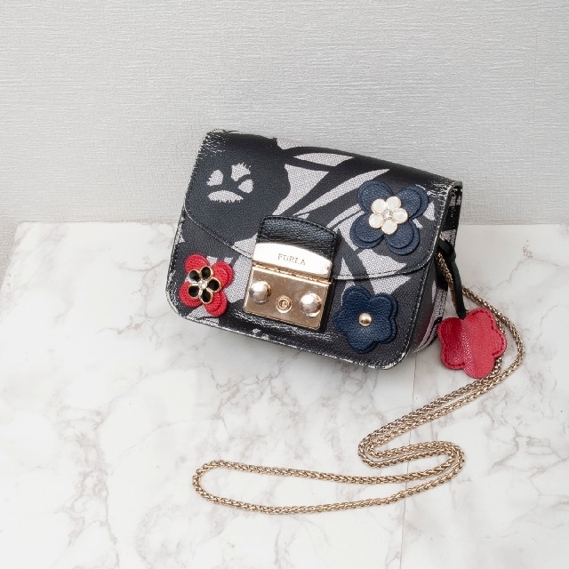 Furla - 【良品】FURLA(フルラ)メトロポリス花柄 チェーンショルダー