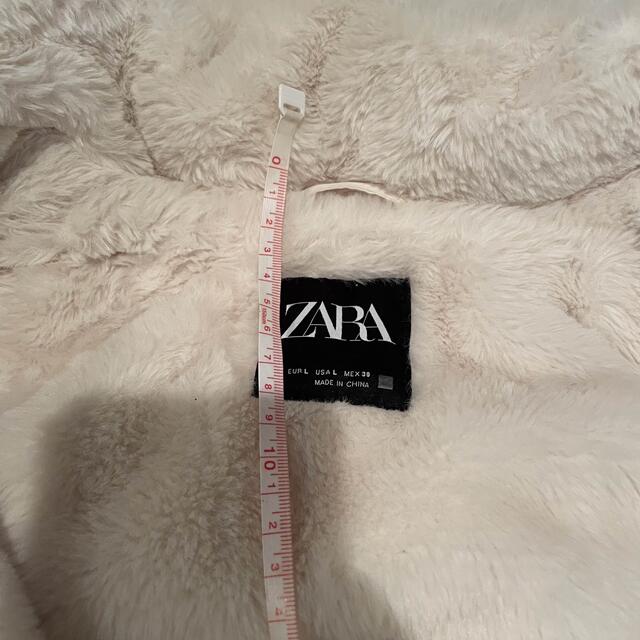 ZARA(ザラ)のZARA ホワイト　ファー　ダウン　ボア レディースのジャケット/アウター(ダウンコート)の商品写真