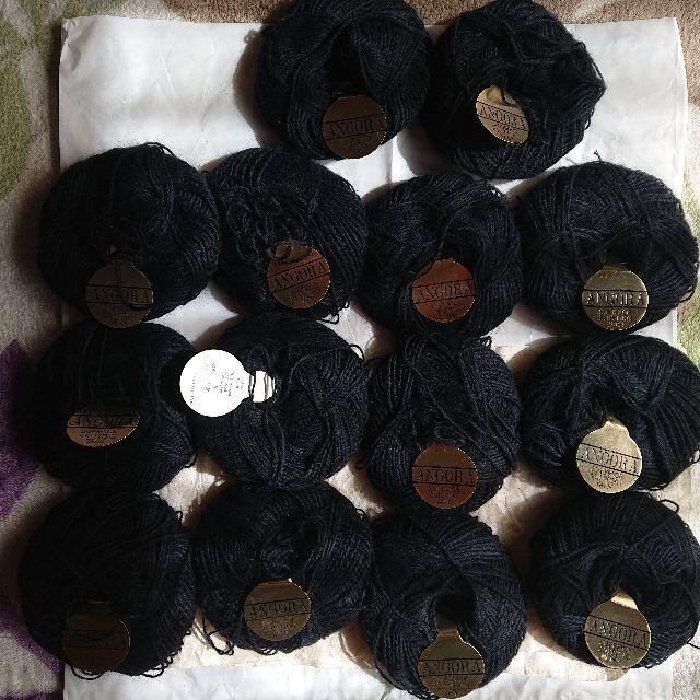 毛糸 カネボウ ANGORA アンゴラ 黒14玉 ① アンゴラ70％ ハンドメイドの素材/材料(生地/糸)の商品写真