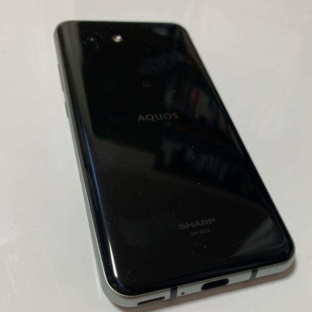 AQUOS(アクオス)のしろさん専用　SHARP AQUOS R2 compact SH-M09 スマホ/家電/カメラのスマートフォン/携帯電話(スマートフォン本体)の商品写真