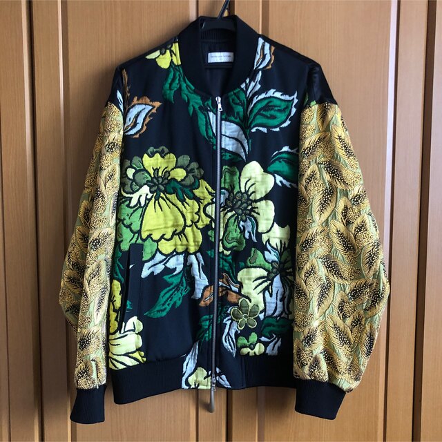 DRIES VAN NOTEN(ドリスヴァンノッテン)のDRIES 刺繍入りボンバージャケット メンズのジャケット/アウター(ブルゾン)の商品写真