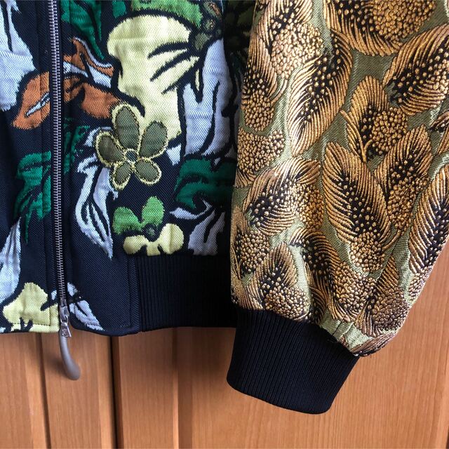 DRIES VAN NOTEN(ドリスヴァンノッテン)のDRIES 刺繍入りボンバージャケット メンズのジャケット/アウター(ブルゾン)の商品写真