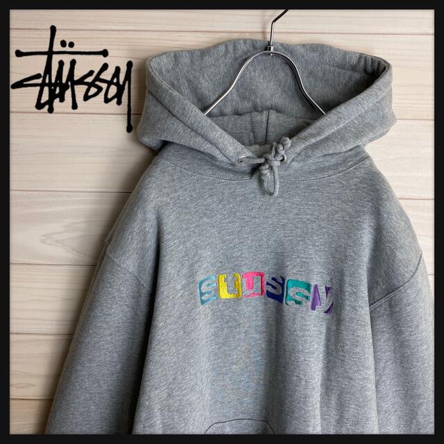 Lサイズ　ステューシー☆センター刺繍ロゴ入り定番カラーパーカー stussy