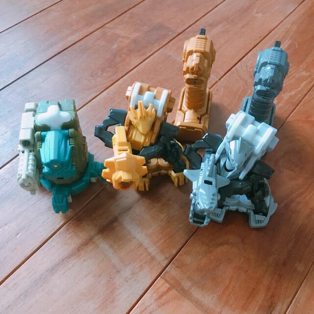 Takara Tomy(タカラトミー)のガガンガン 大乱闘バトルセット ロボットホビー 対戦型トイ エンタメ/ホビーのおもちゃ/ぬいぐるみ(トイラジコン)の商品写真