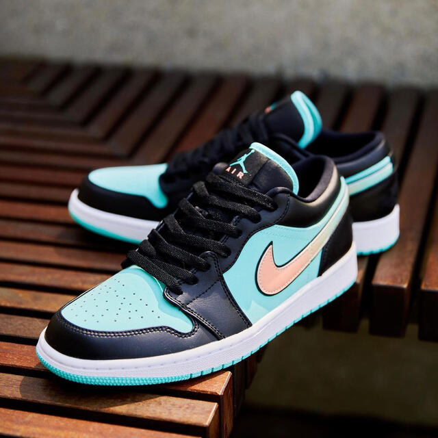 靴/シューズNIKE AIR JORDAN 1 LOW SE TROPICAL TWIST