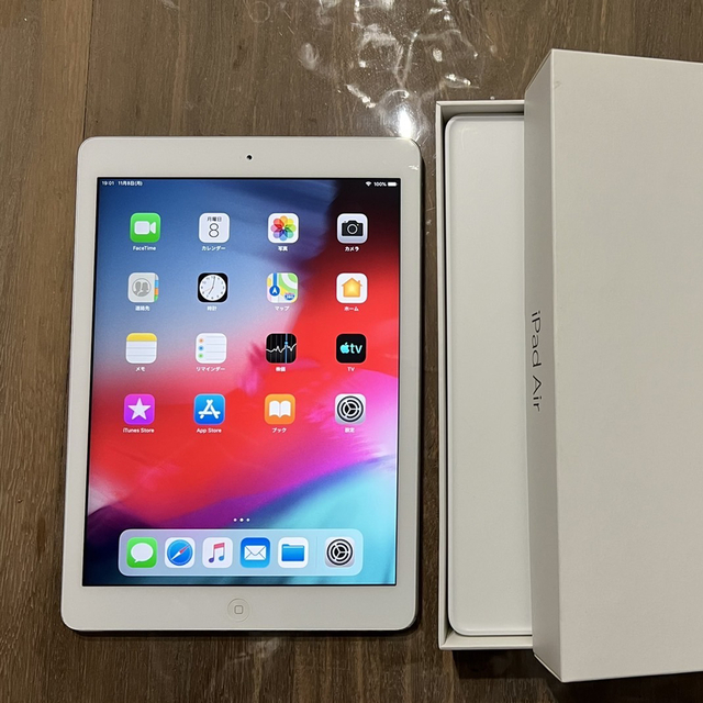 Apple iPad Air Wi-Fiモデル 32GB シルバー MD789J