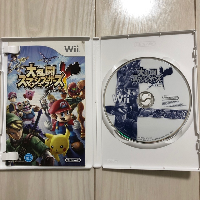 Wii(ウィー)の大乱闘スマッシュブラザーズ　説明書あり エンタメ/ホビーのゲームソフト/ゲーム機本体(家庭用ゲームソフト)の商品写真