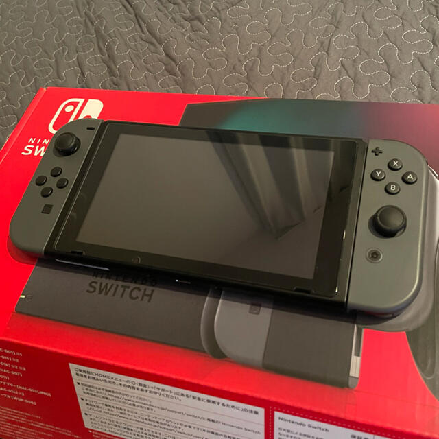 任天堂　Nintendo Switch スイッチ　本体家庭用ゲーム機本体