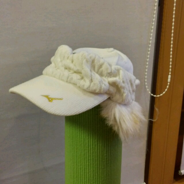 MIZUNO(ミズノ)のミズノゴルフモコモコ耳あて付きサンバイザー レディースのファッション小物(イヤーマフ)の商品写真