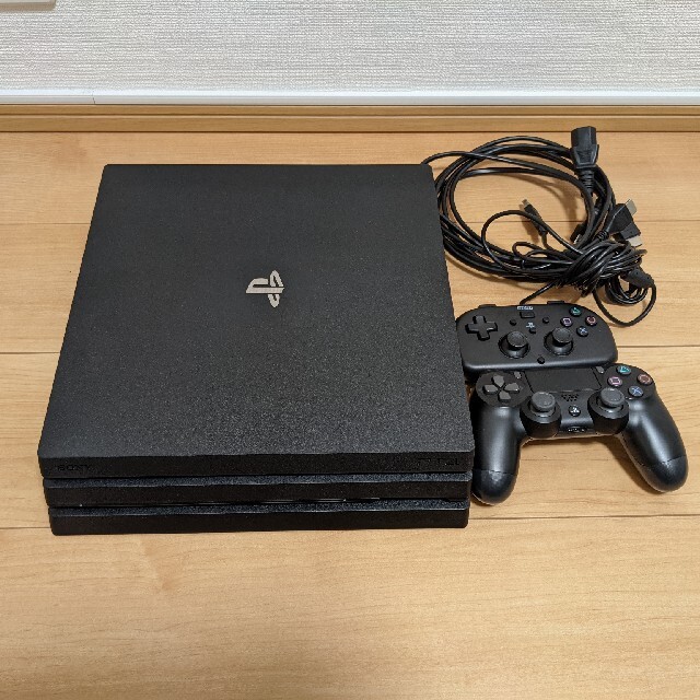 Sony PS4 Pro 1TB本体 CUH-7100B