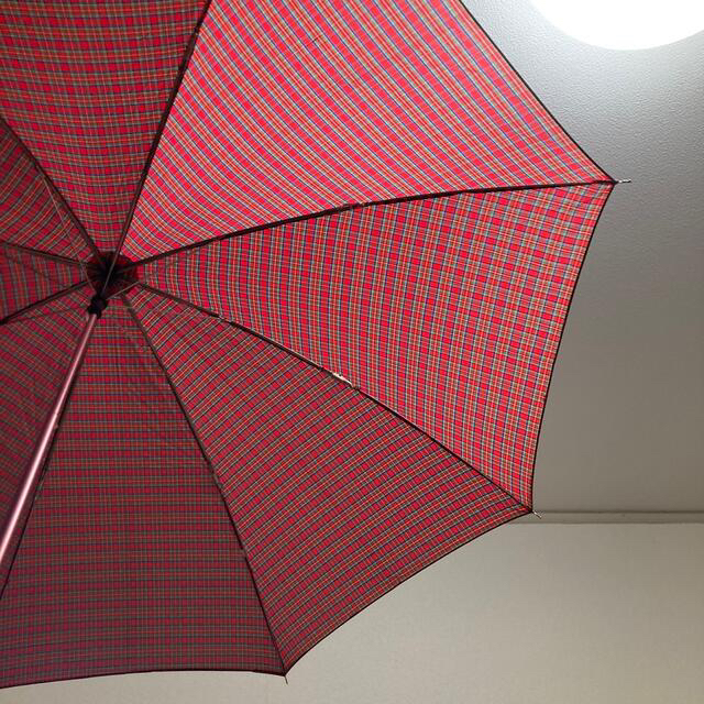 折りたたみ傘　赤チェック レディースのファッション小物(傘)の商品写真
