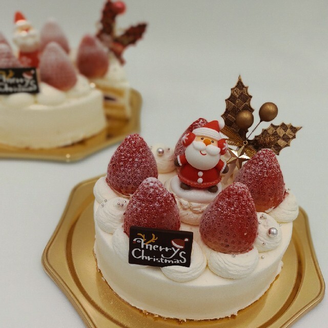 冷凍用に考えられたイチゴのクリスマスケーキ