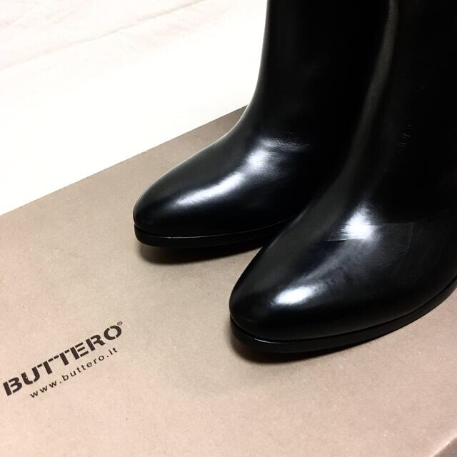 BUTTERO(ブッテロ)の新品・未使用　BUTTERO ブッテロ　本革　レザー　ロングブーツ　黒　38 レディースの靴/シューズ(ブーツ)の商品写真