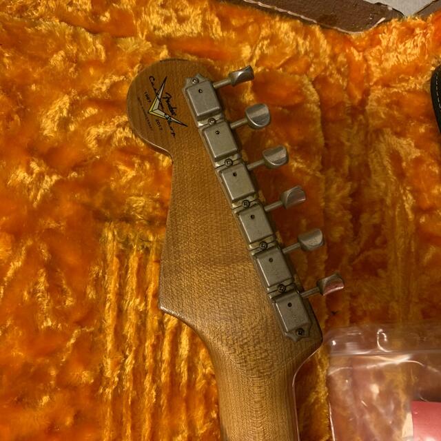 Fender(フェンダー)のフェンダーカスタムショップ　ストラトキャスター　ヘビーレリック　フィエスタレッド 楽器のギター(エレキギター)の商品写真