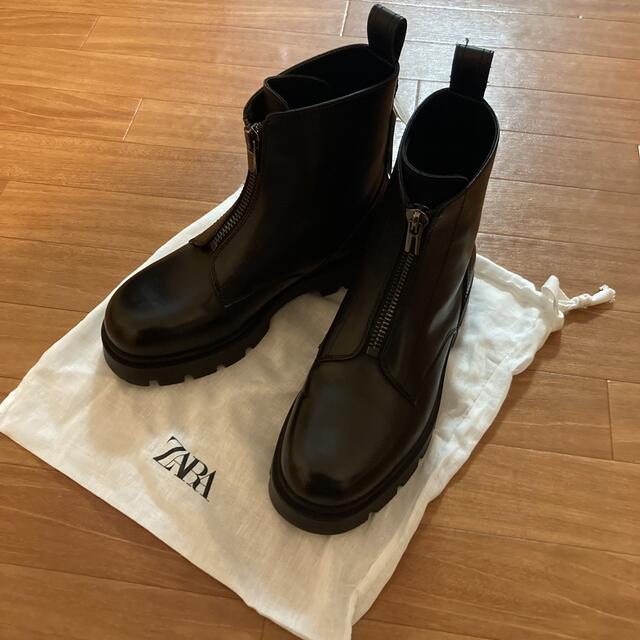 ZARA フロントジップ ブーツ