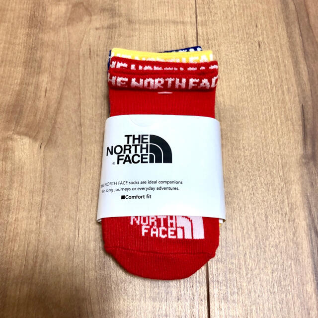 THE NORTH FACE(ザノースフェイス)の【新品・未使用】ベビー　ソックス　13〜15cm  3点セット キッズ/ベビー/マタニティのこども用ファッション小物(靴下/タイツ)の商品写真