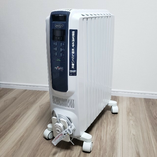DeLonghi(デロンギ)のオイルヒーター スマホ/家電/カメラの冷暖房/空調(オイルヒーター)の商品写真