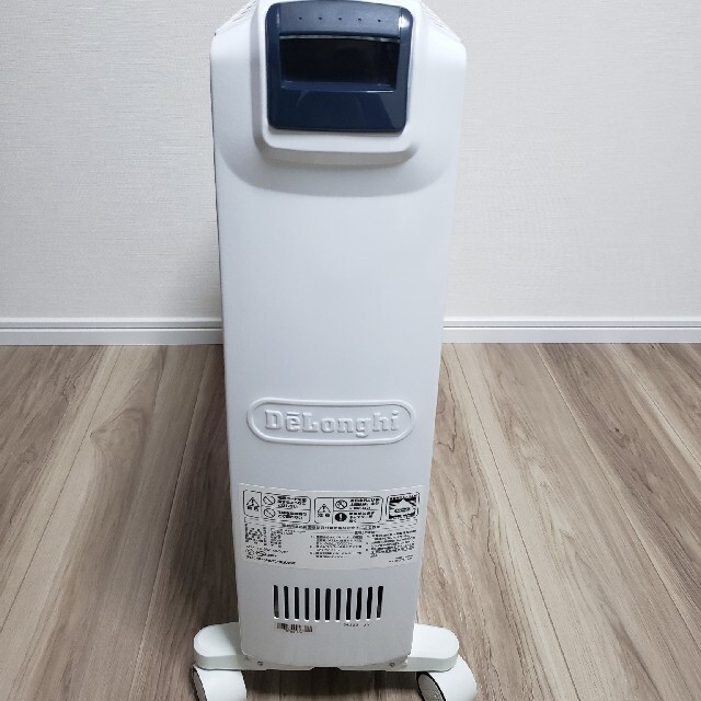 DeLonghi(デロンギ)のオイルヒーター スマホ/家電/カメラの冷暖房/空調(オイルヒーター)の商品写真