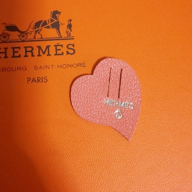 Hermes(エルメス)のエルメス プティアッシュ おまけ チャーム ハート ピンク系 レディースのアクセサリー(チャーム)の商品写真