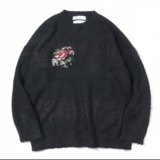 ジョンローレンスサリバン(JOHN LAWRENCE SULLIVAN)のDAIRIKU 21AW Flower Cross Embroidery(ニット/セーター)