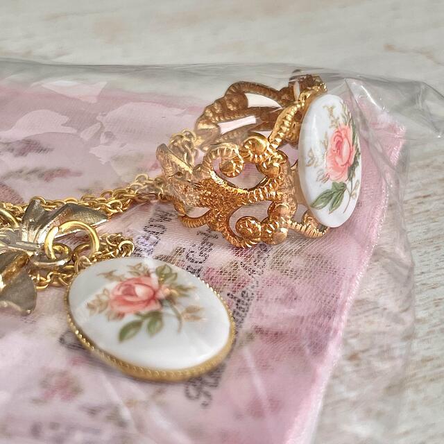 【値段交渉可能】Vintage rose cabochon ring ハンドメイドのアクセサリー(リング)の商品写真