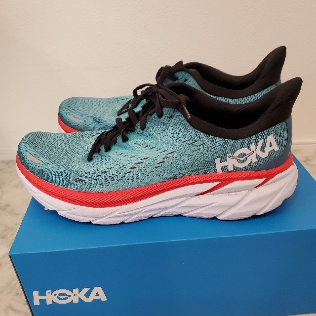 HOKA ONEONE のランニングシューズ  CLIFTON8 3