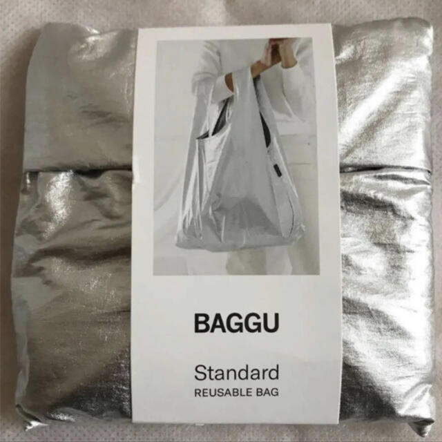 DEUXIEME CLASSE(ドゥーズィエムクラス)のBAGGU バグー　スタンダード　メタリックシルバー レディースのバッグ(エコバッグ)の商品写真