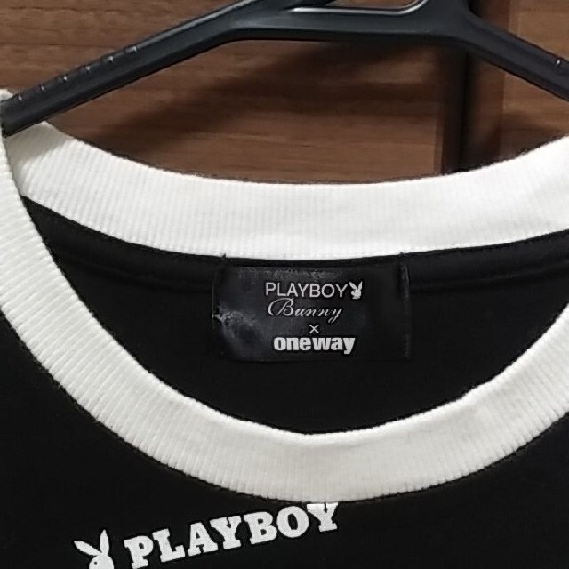 one*way(ワンウェイ)の《最終価格》oneway PLAYBOY コラボTシャツ(M) レディースのトップス(Tシャツ(半袖/袖なし))の商品写真