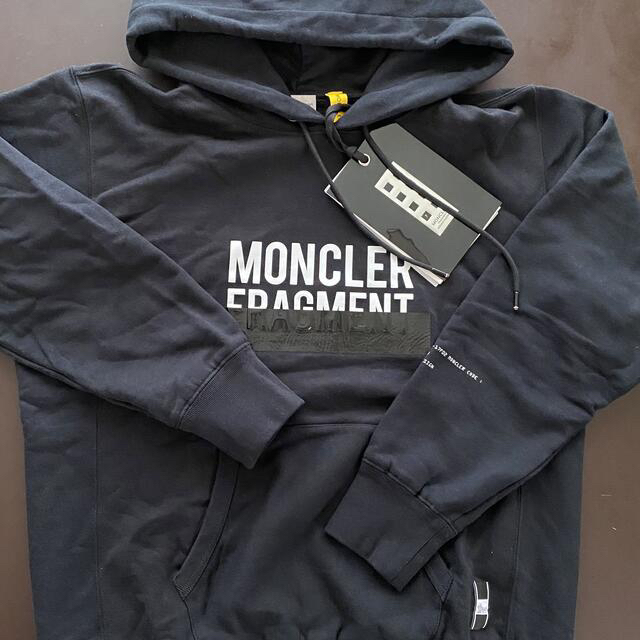MONCLER(モンクレール)のMONCLER x FRAGMENT L ｺﾗﾎﾞﾊﾟｰｶｰ 黒 MAGLIA メンズのトップス(パーカー)の商品写真