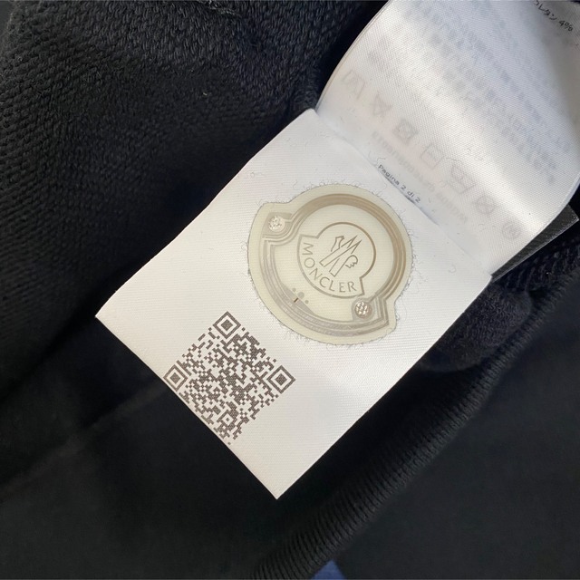 MONCLER(モンクレール)のMONCLER x FRAGMENT L ｺﾗﾎﾞﾊﾟｰｶｰ 黒 MAGLIA メンズのトップス(パーカー)の商品写真