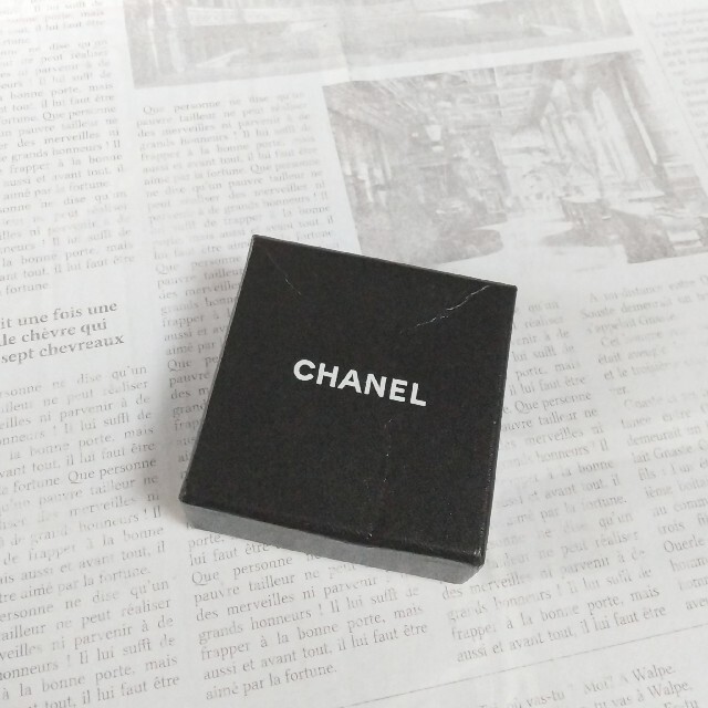 CHANEL(シャネル)のシャネル ピアス カメリア フラワー 花 スイング ラインストーン シルバー ☆ レディースのアクセサリー(ピアス)の商品写真