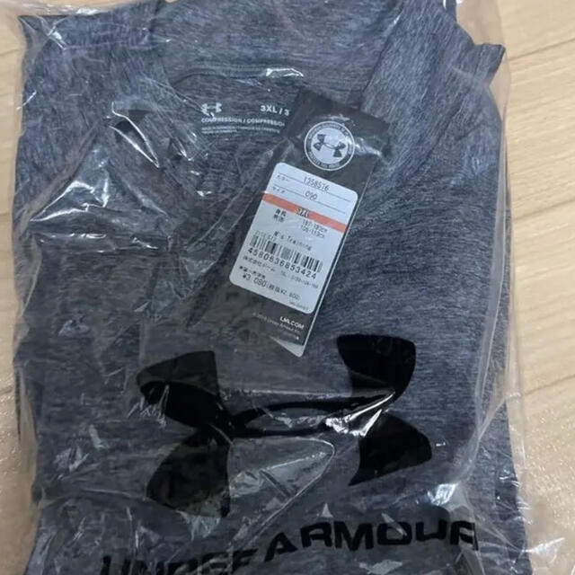 UNDER ARMOUR(アンダーアーマー)のシャツとタイツセット スポーツ/アウトドアのサッカー/フットサル(ウェア)の商品写真