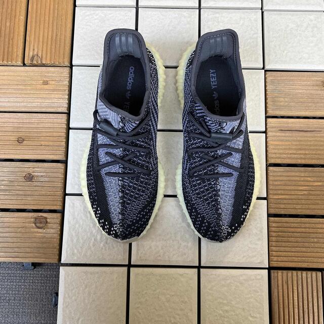 adidas(アディダス)のYEEZY BOOST 350 V2 ADULTS CARBON メンズの靴/シューズ(スニーカー)の商品写真