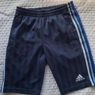 adidas アディダスハーフパンツ(ウェア)