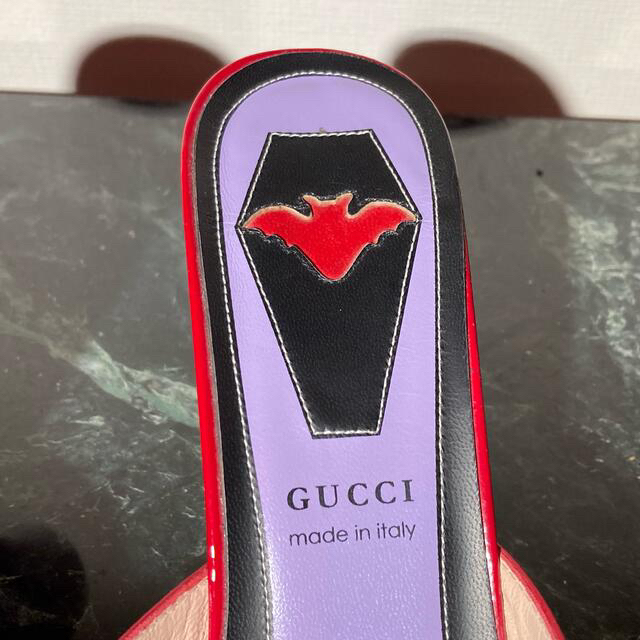 えください Gucci スタッズ ミュール ハイビスカスレッド 23cmの通販 by レイア｜グッチならラクマ - 新品未使用 グッチ