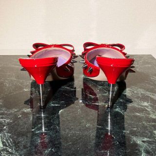 Gucci - 新品未使用 グッチ パテント スタッズ ミュール ハイビスカス