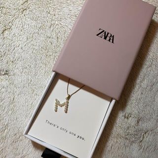 ザラ(ZARA)の【m様】ZARA パール イニシャルネックレス　M(ネックレス)