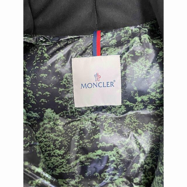 MONCLER(モンクレール)のモンクレール× ファレルウィリアムス ダウンベスト確実正規品 メンズのジャケット/アウター(ダウンベスト)の商品写真