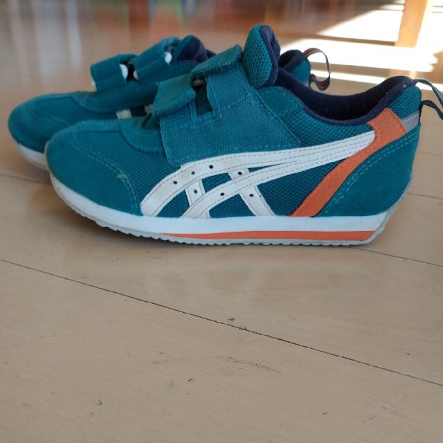 asics(アシックス)の　　fabioさま　アシックス　スクスク　19.5センチ キッズ/ベビー/マタニティのキッズ靴/シューズ(15cm~)(スニーカー)の商品写真