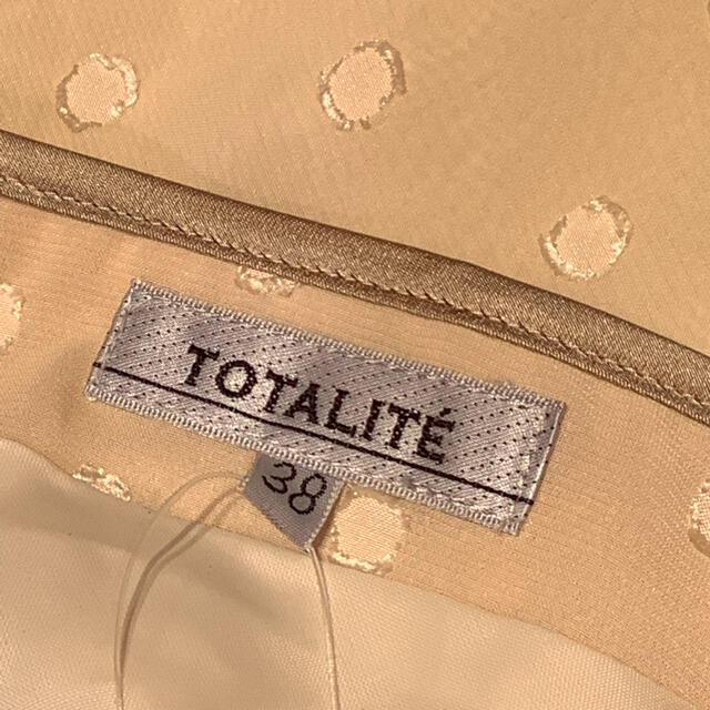 La TOTALITE(ラトータリテ)のTOTALITE ドット柄スカート レディースのスカート(ひざ丈スカート)の商品写真