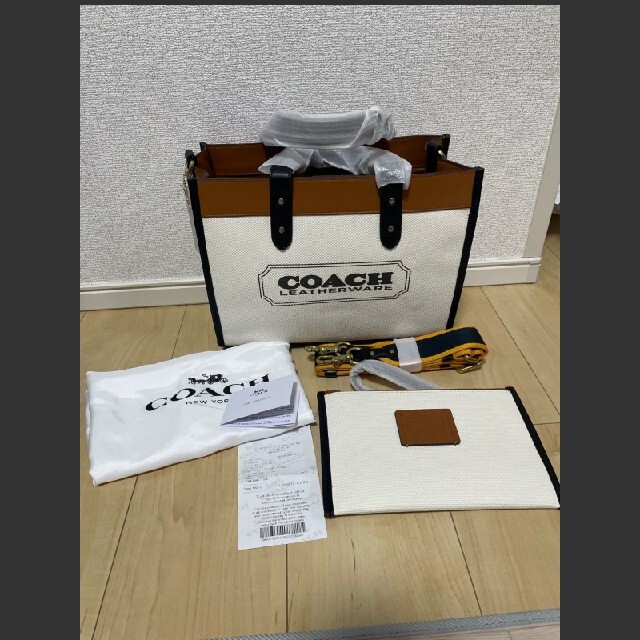 COACH(コーチ)のコーチ　キャンバスフィールドトートバッグ　ショルダーバッグ レディースのバッグ(トートバッグ)の商品写真