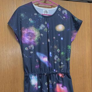 スカラー(ScoLar)のScolar スカラー 宇宙柄 チュニック (チュニック)