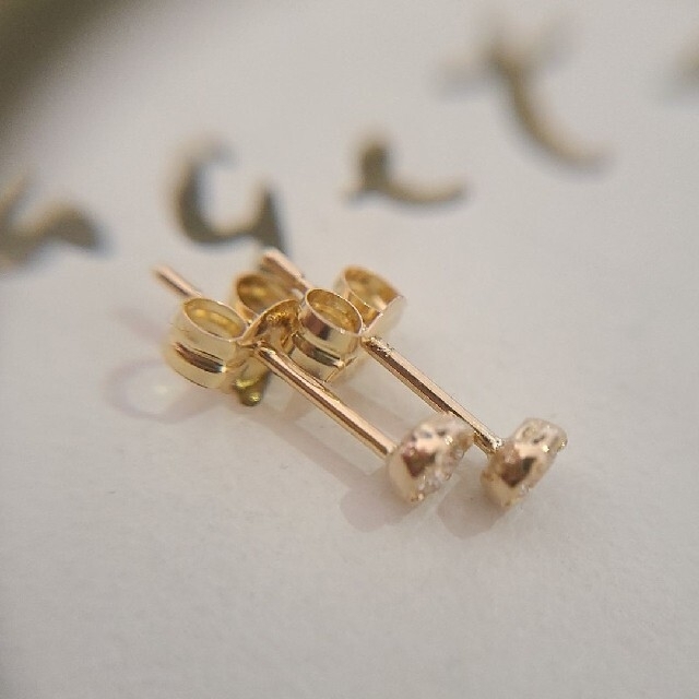 agete K YG ミル打ち ダイヤピアス 0.ct