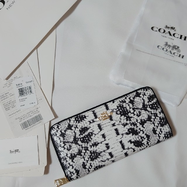 COACH(コーチ)の新品 未使用 coach 長財布 パイソン柄 メンズのファッション小物(長財布)の商品写真