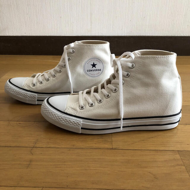 CONVERSE(コンバース)の【新品】 コンバース  ハイカット インヒール ホワイト　24.0cm レディースの靴/シューズ(スニーカー)の商品写真