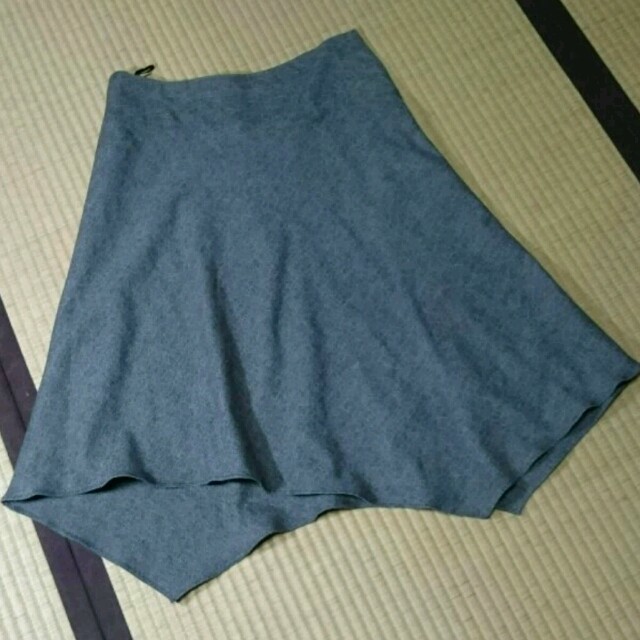UNITED ARROWS(ユナイテッドアローズ)のちゃーこ様 UNITED ARROWS 変形 ウールスカート ミックスグレー レディースのスカート(ひざ丈スカート)の商品写真