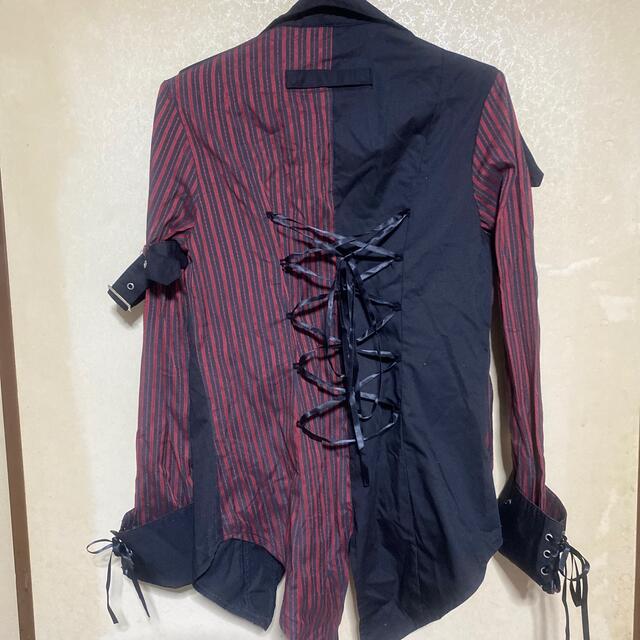 BODYLINE(ボディライン)のBODY LINE  赤×黒 ワイシャツ レディースのトップス(シャツ/ブラウス(長袖/七分))の商品写真
