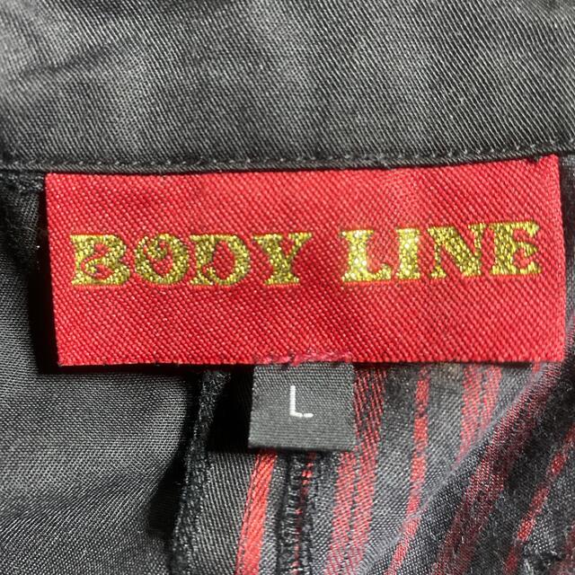 BODYLINE(ボディライン)のBODY LINE  赤×黒 ワイシャツ レディースのトップス(シャツ/ブラウス(長袖/七分))の商品写真